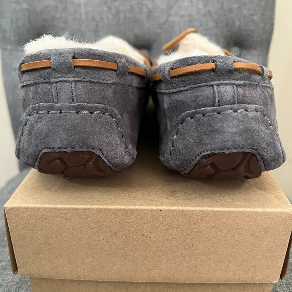 Ugg Dakota gray suede moccasins - Picture 6 of 10